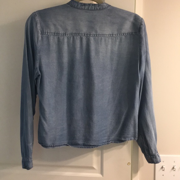 Tie-waste chambray denim shirt - Picture 3 of 3